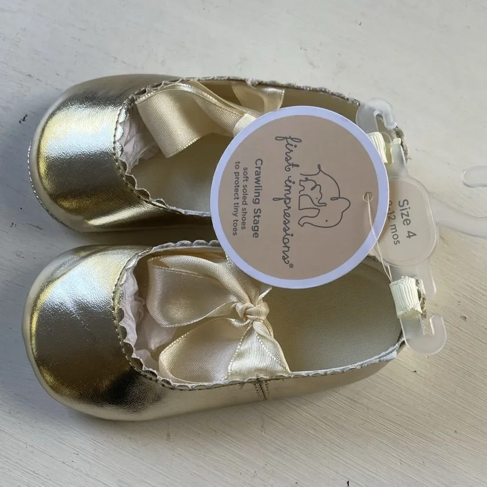 Baby’s First Impressions Gold Ballet Crawling Shoes Size 4 New with Tags
